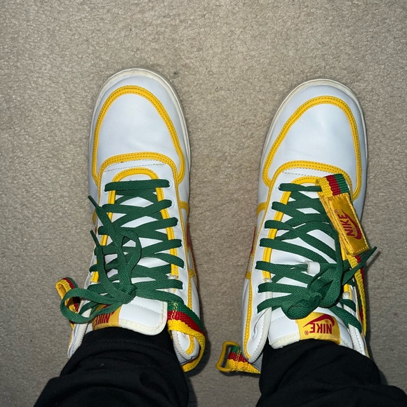 Vintage Nike Air Vandal Hi Leather
RASTA West Indies White Shoes - Mens Size 11 - Picture 9 of 16